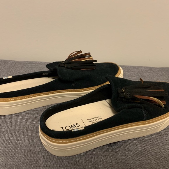 Brand new Tom’s woman’s shoes - Picture 2 of 5